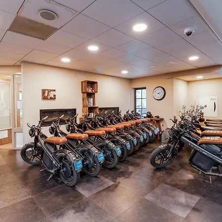 Tiny Hofje 16 Persons Resort Voorthuizen