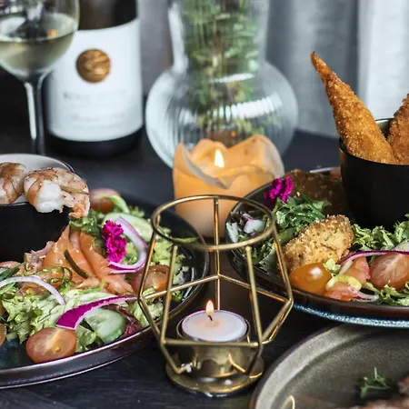 Tiny Hofje 16 Persons