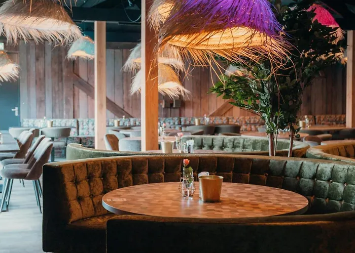 Tiny Hofje 16 Persons *