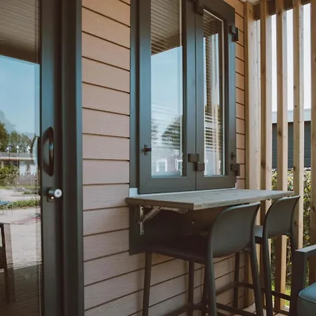 Üdülőközpont Tiny Hofje 16 Persons *